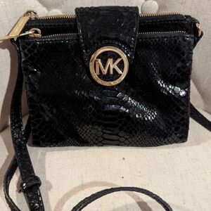 Michael Kors Snake-Embossed Crossbody Bag With Built-in Card Slots